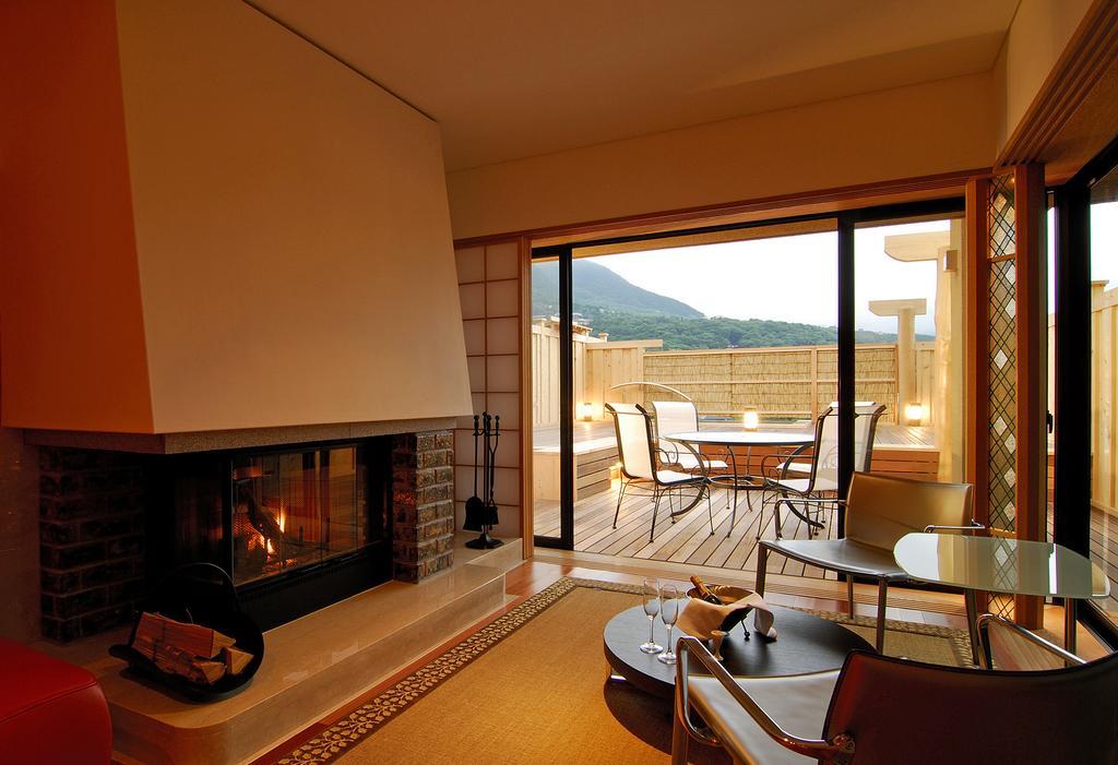 Hakone Tokinoshizuku Otel Oda fotoğraf A suite at the Hoshinoya Kyoto